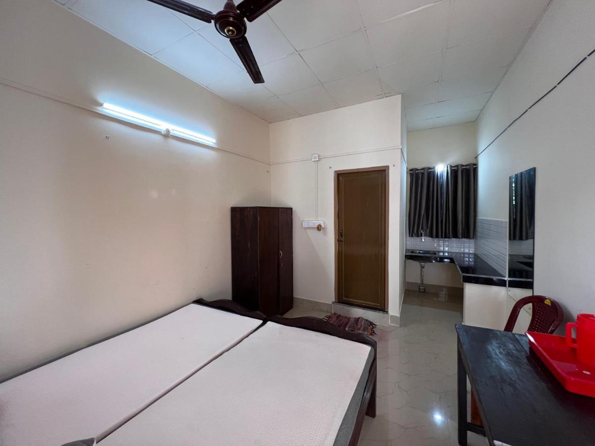 Atithya Lodge Guwahati Bagian luar foto