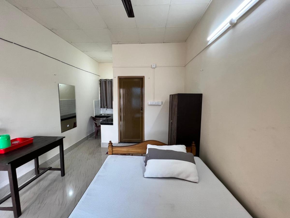 Atithya Lodge Guwahati Bagian luar foto