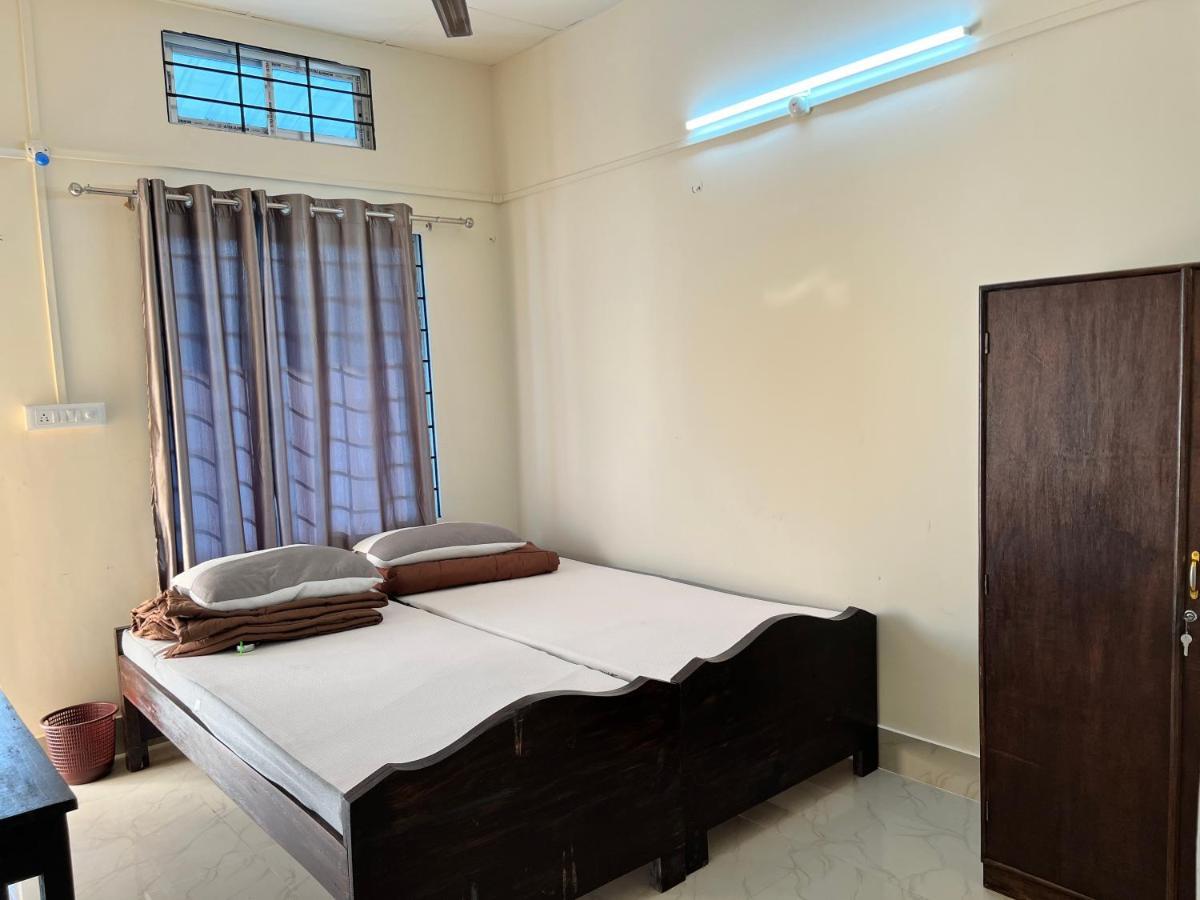 Atithya Lodge Guwahati Bagian luar foto