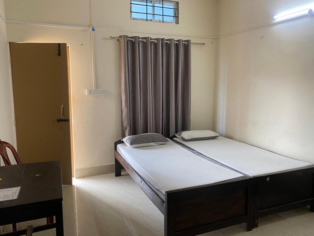 Atithya Lodge Guwahati Bagian luar foto
